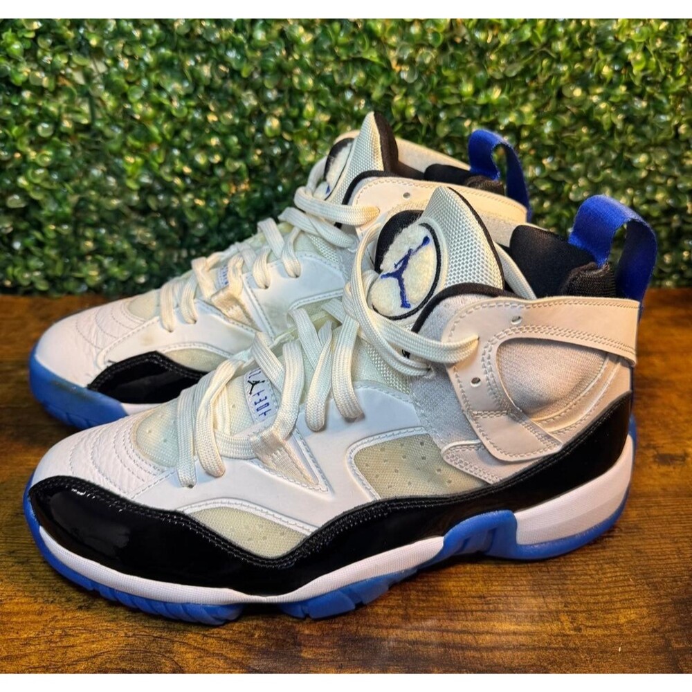 Jordan RETRO Jumpman Two Trey Concord White Black Size 8 A01